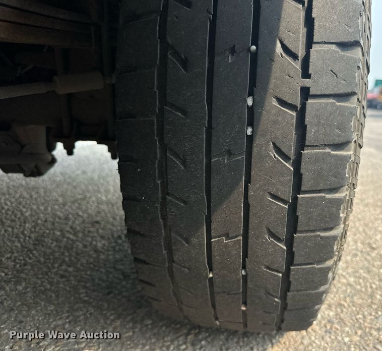 image for item EJ8979 2013 Ford F250 Super Duty utility bed pickup truck