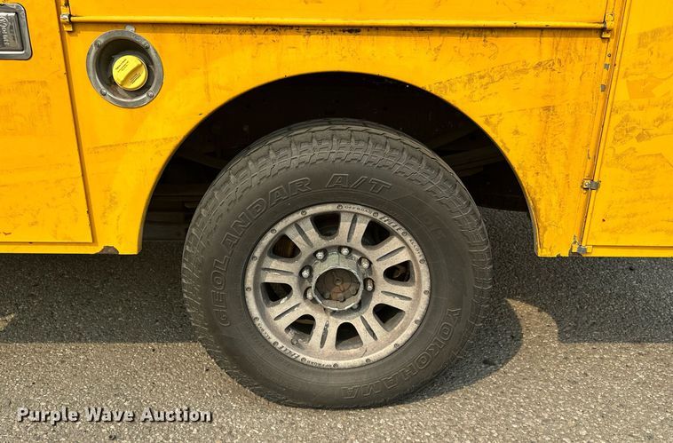 image for item EJ8979 2013 Ford F250 Super Duty utility bed pickup truck