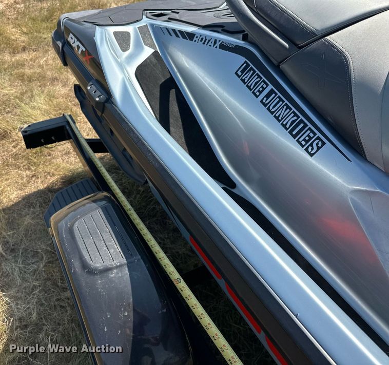 image for item EJ8985 2018 Sea Doo RXTX 300 personal watercraft