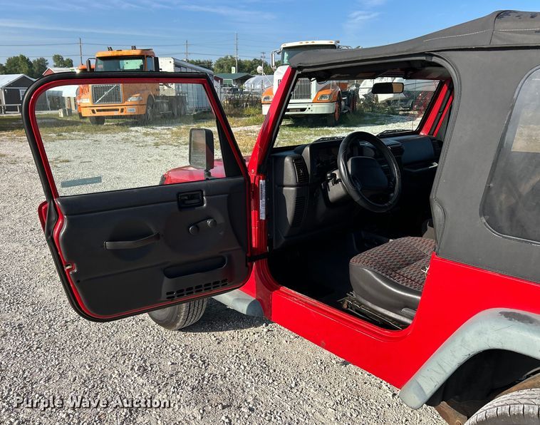 image for item EK3235 1999 Jeep Wrangler Sport SUV