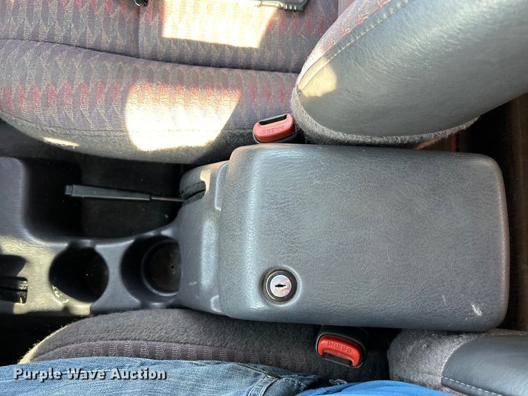 image for item EK3235 1999 Jeep Wrangler Sport SUV