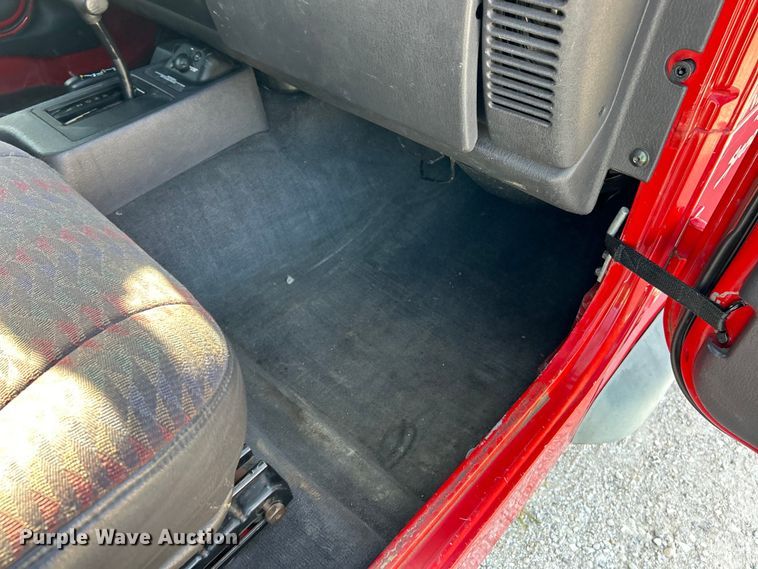 image for item EK3235 1999 Jeep Wrangler Sport SUV