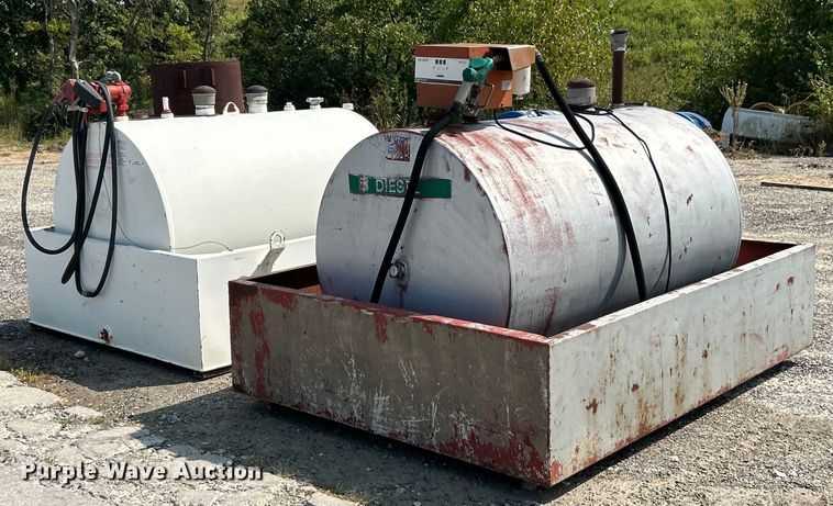 image for item EK3299 (2) fuel tanks