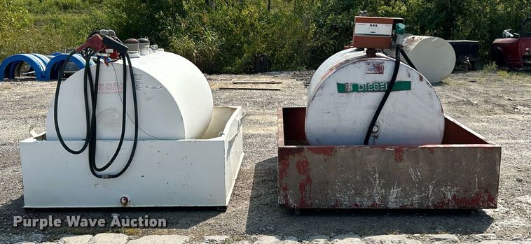 image for item EK3299 (2) fuel tanks