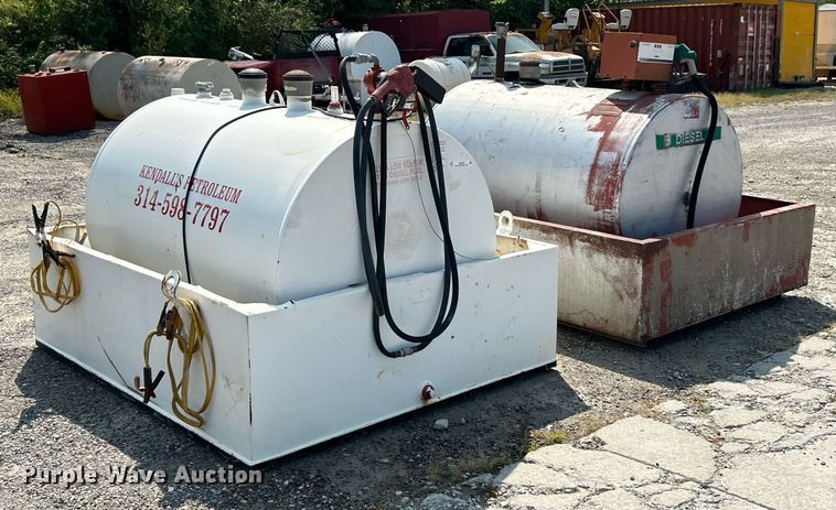 image for item EK3299 (2) fuel tanks