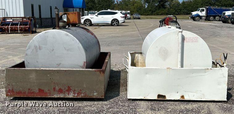 image for item EK3299 (2) fuel tanks