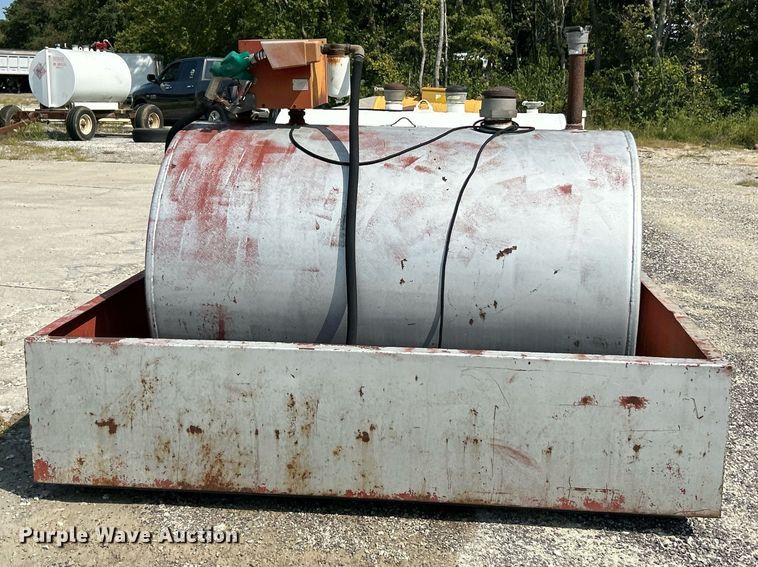 image for item EK3299 (2) fuel tanks