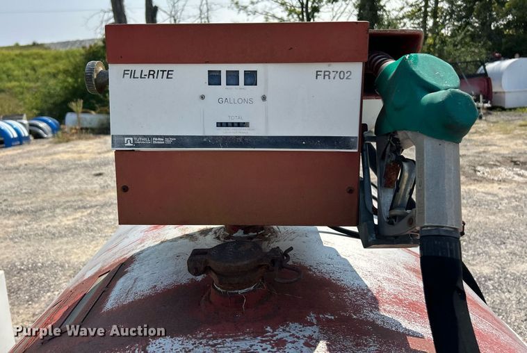 image for item EK3299 (2) fuel tanks