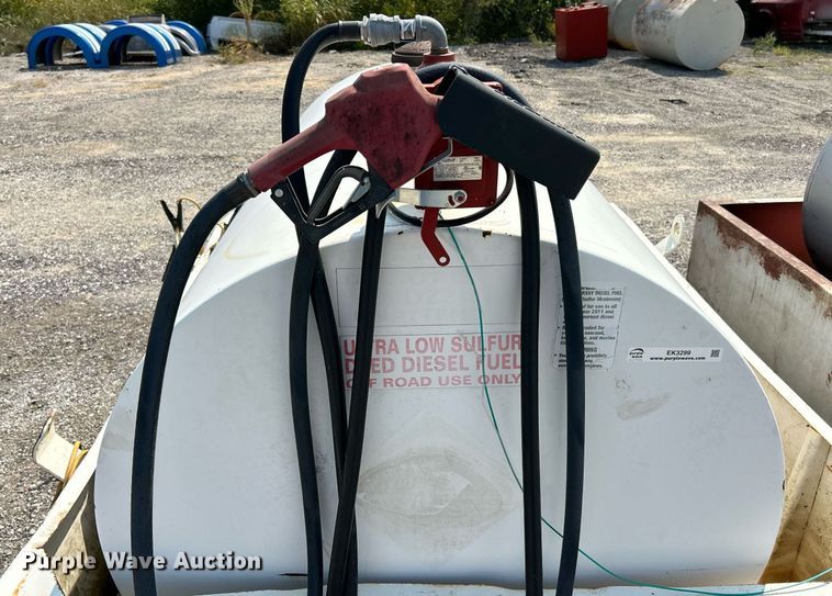 image for item EK3299 (2) fuel tanks