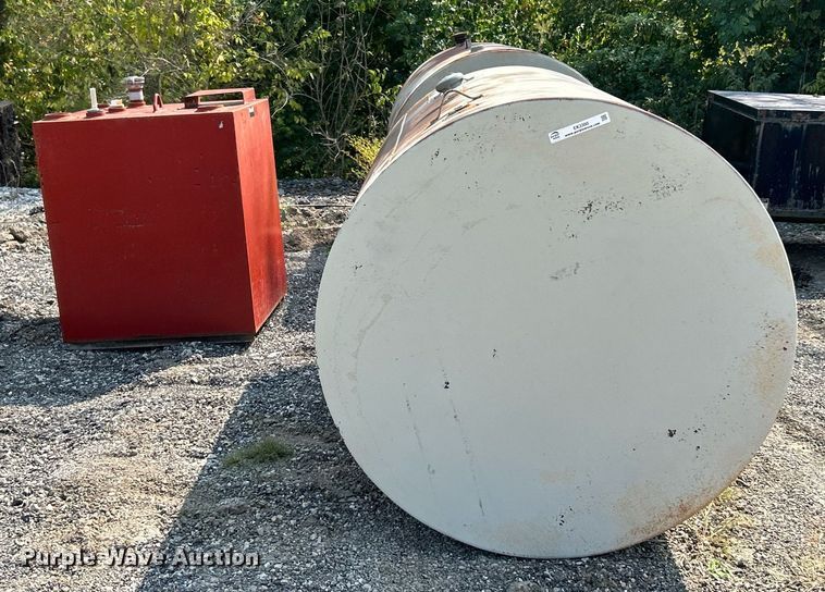 image for item EK3300 (2) fuel tanks