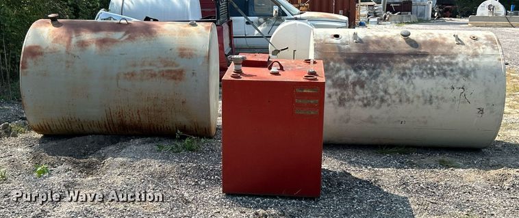 image for item EK3300 (2) fuel tanks