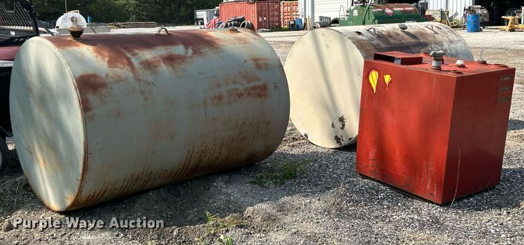 image for item EK3300 (2) fuel tanks