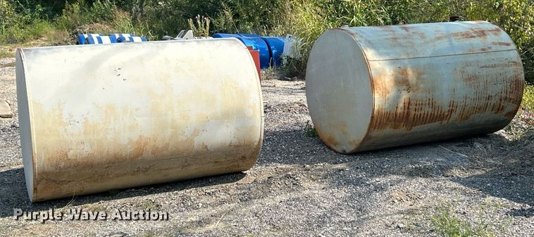 image for item EK3300 (2) fuel tanks
