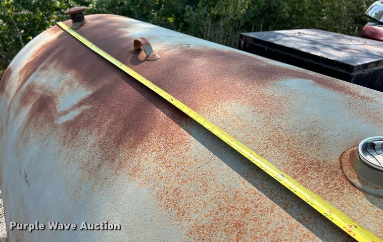 image for item EK3300 (2) fuel tanks