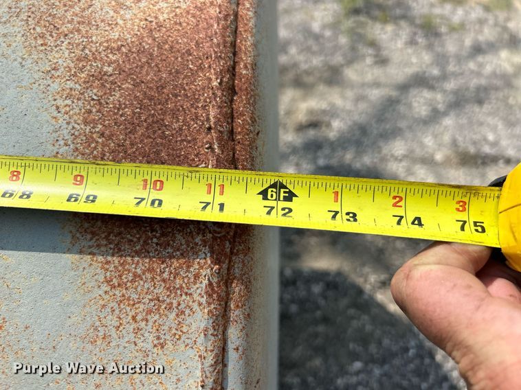 image for item EK3300 (2) fuel tanks