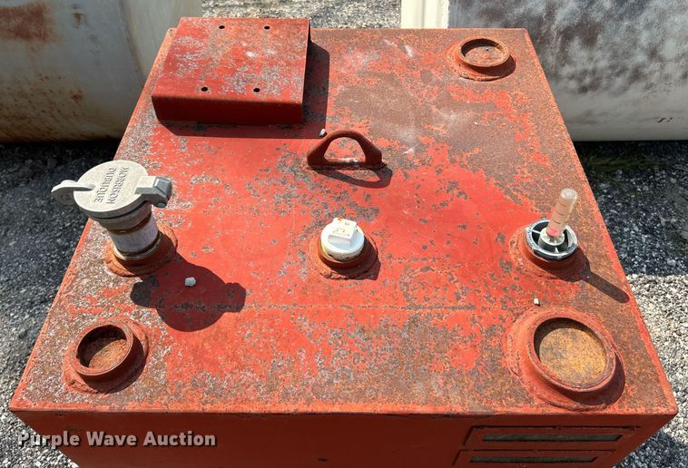 image for item EK3300 (2) fuel tanks