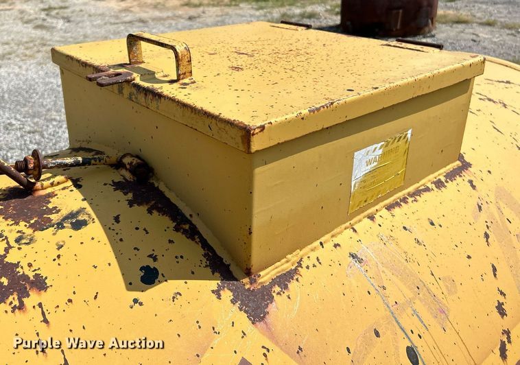 image for item EK3302 Seal coat tank