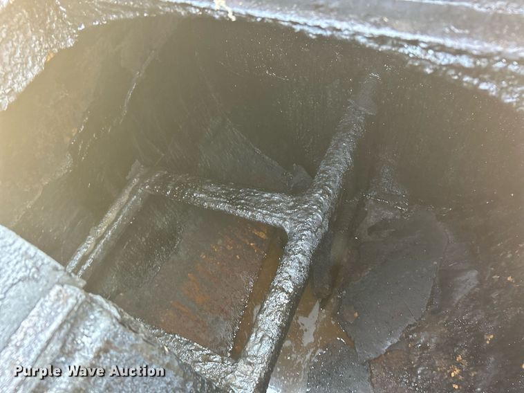 image for item EK3302 Seal coat tank