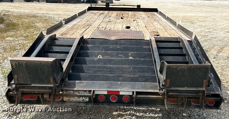 image for item EK3328 2005 Towmaster T-30 equipment trailer