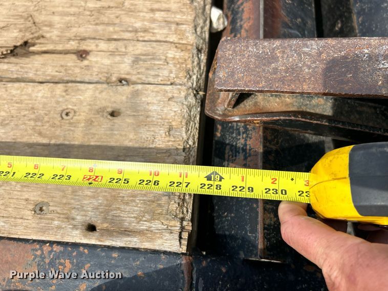 image for item EK3328 2005 Towmaster T-30 equipment trailer