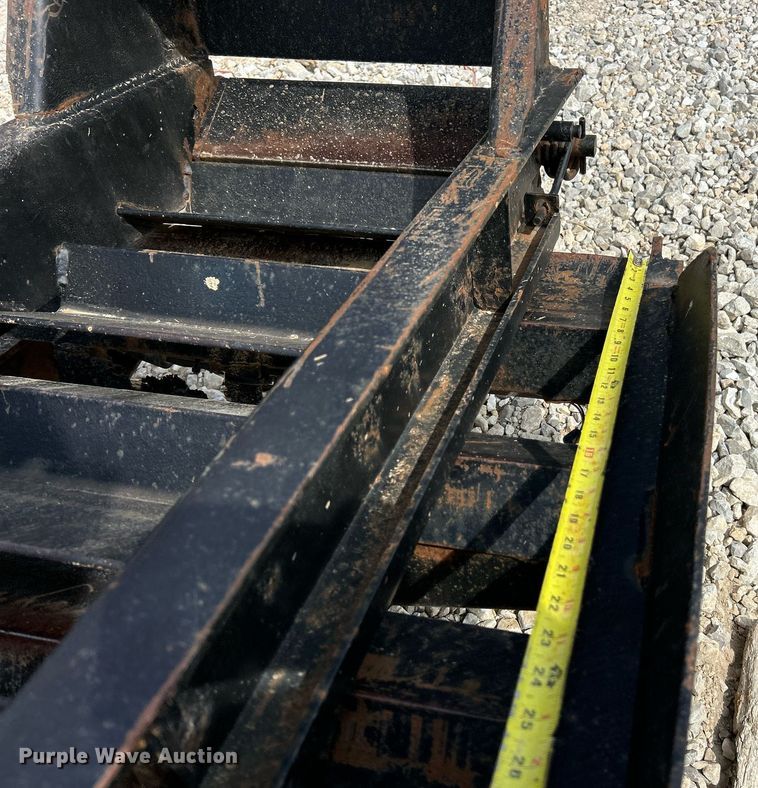 image for item EK3328 2005 Towmaster T-30 equipment trailer