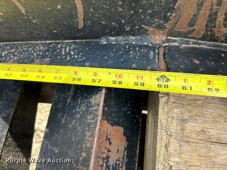 image for item EK3328 2005 Towmaster T-30 equipment trailer