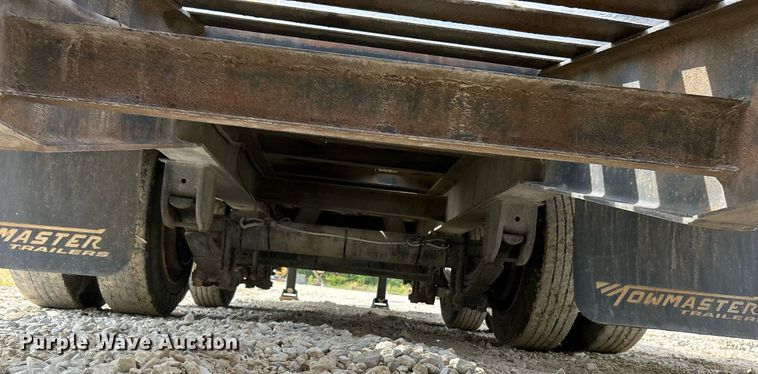 image for item EK3328 2005 Towmaster T-30 equipment trailer