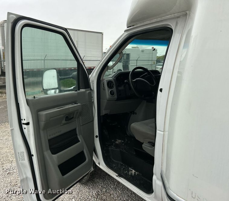 image for item EK3347 2014 Ford E350 Super Duty box van