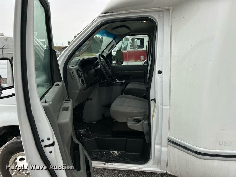 image for item EK3347 2014 Ford E350 Super Duty box van