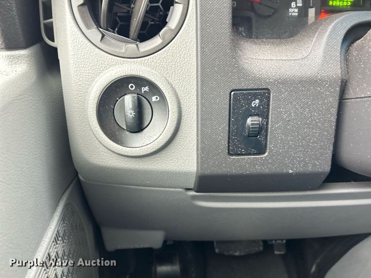 image for item EK3347 2014 Ford E350 Super Duty box van