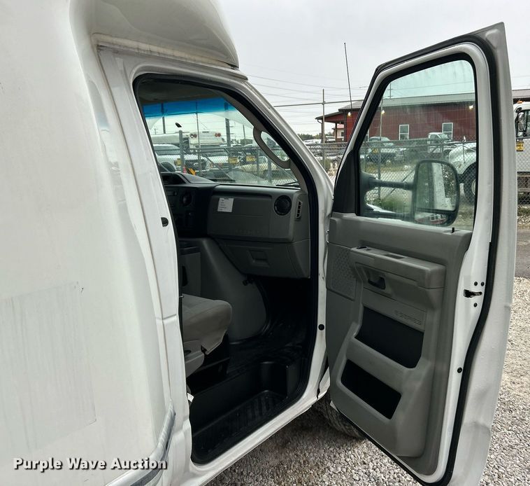 image for item EK3347 2014 Ford E350 Super Duty box van