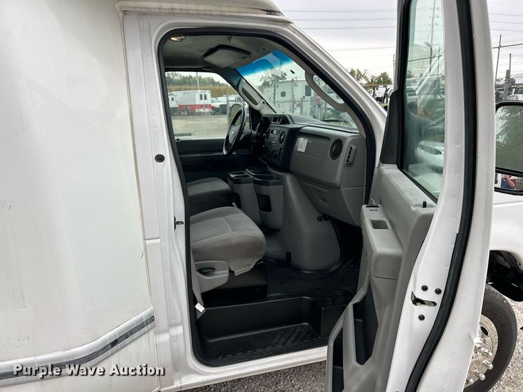 image for item EK3347 2014 Ford E350 Super Duty box van