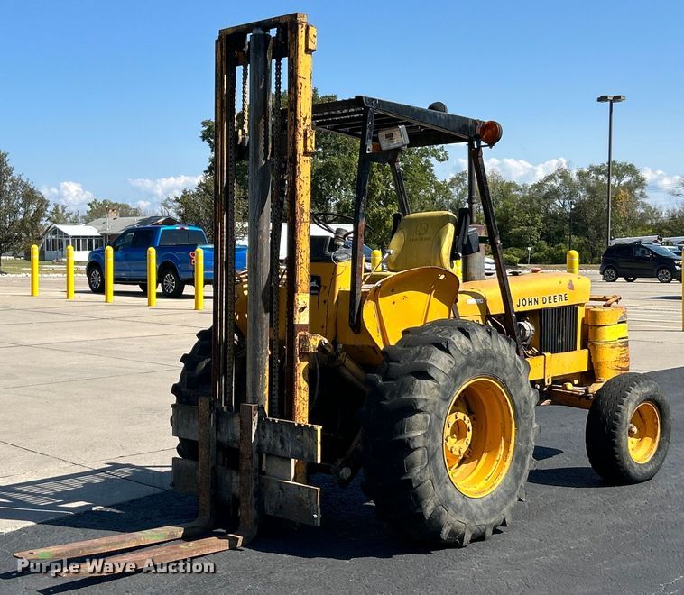image for item EK3370 1972 John Deere 380 forklift