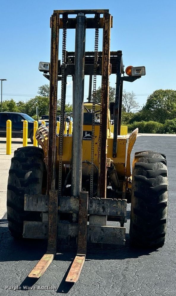 image for item EK3370 1972 John Deere 380 forklift