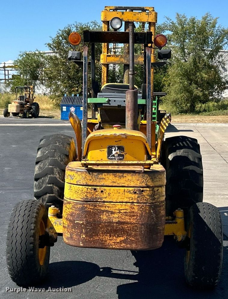 image for item EK3370 1972 John Deere 380 forklift