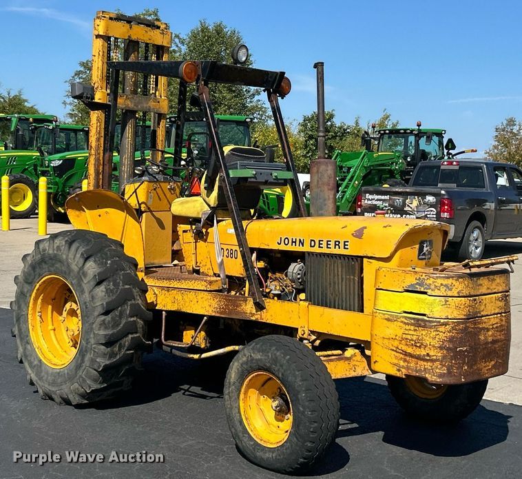 image for item EK3370 1972 John Deere 380 forklift