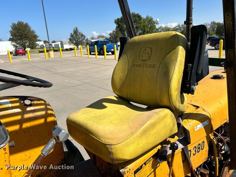 image for item EK3370 1972 John Deere 380 forklift