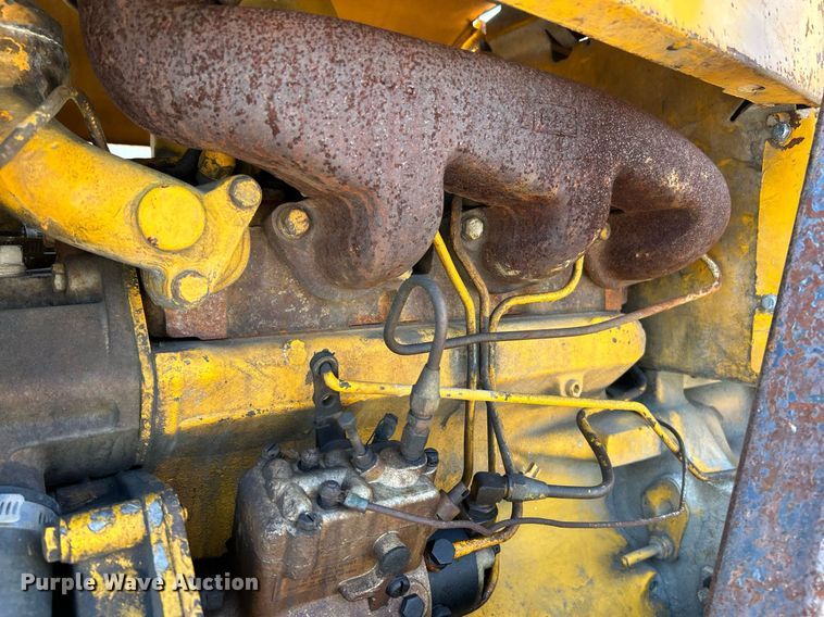 image for item EK3370 1972 John Deere 380 forklift