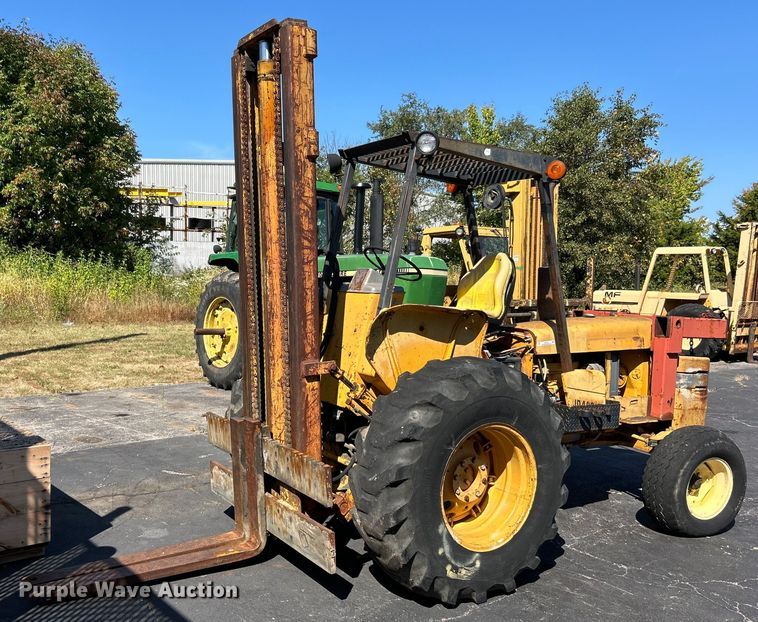 image for item EK3372 1979 John Deere 480-B forklift