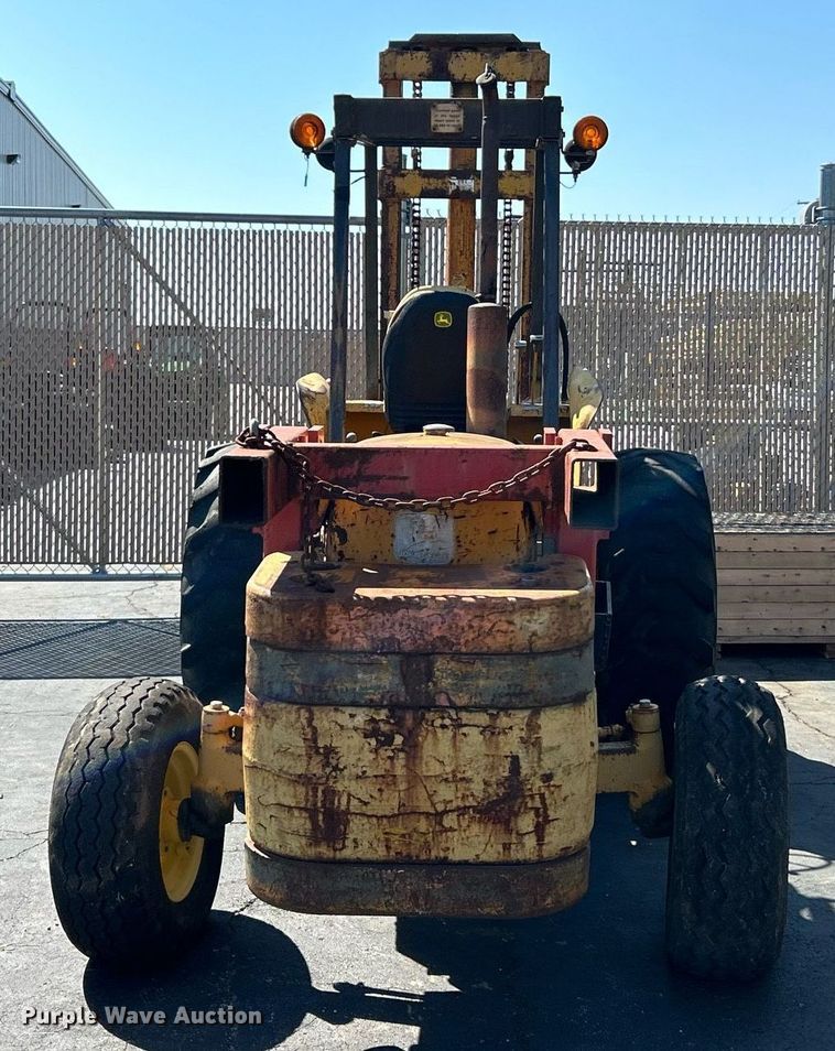 image for item EK3372 1979 John Deere 480-B forklift