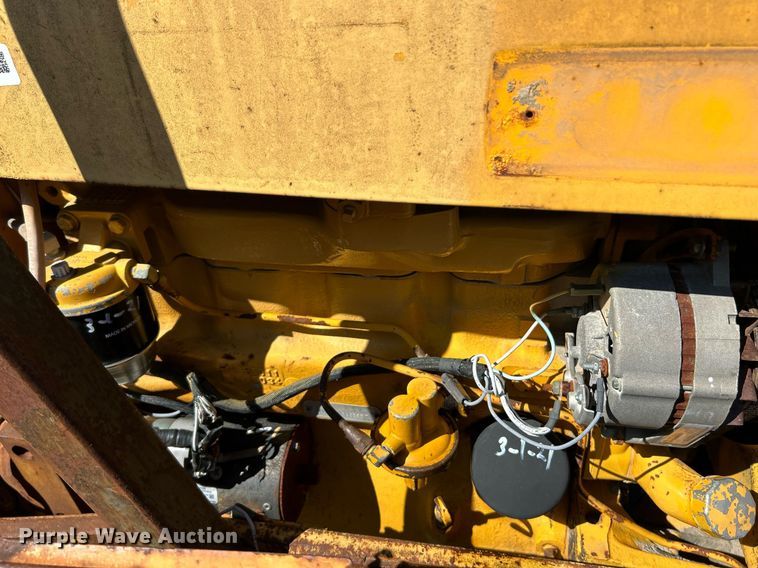 image for item EK3372 1979 John Deere 480-B forklift