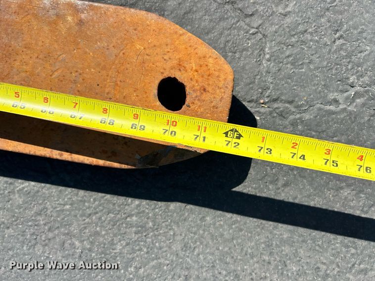 image for item EK3373 Clark forklift