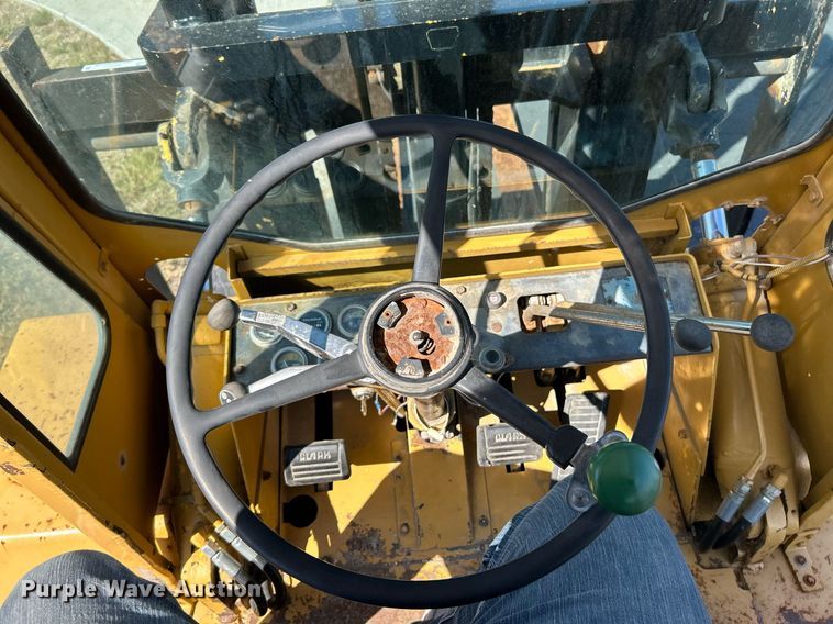 image for item EK3373 Clark forklift