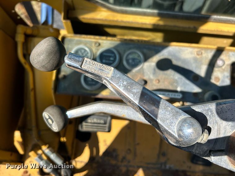 image for item EK3373 Clark forklift