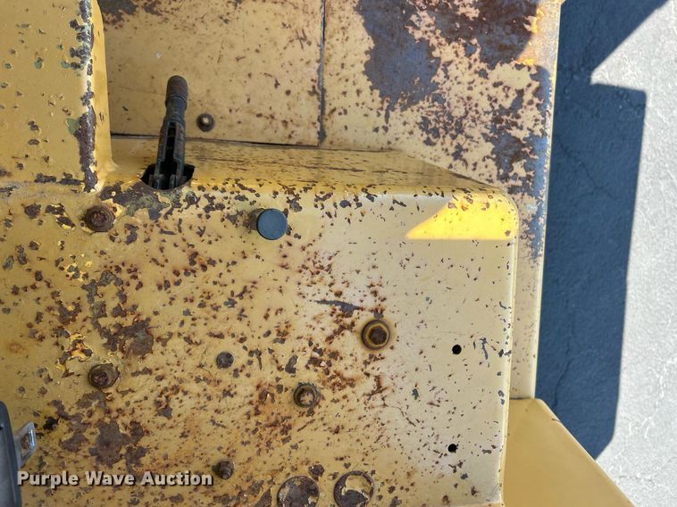 image for item EK3373 Clark forklift