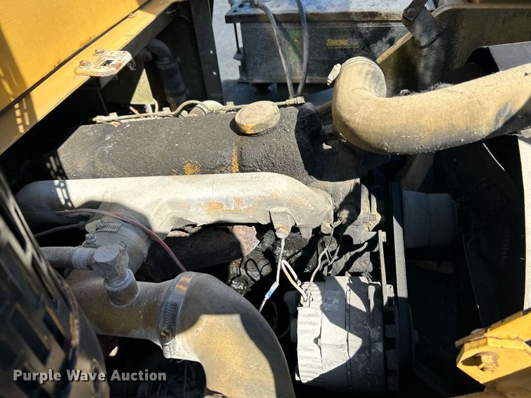 image for item EK3373 Clark forklift