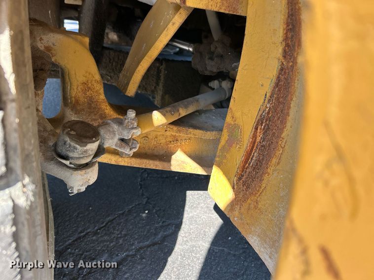 image for item EK3373 Clark forklift