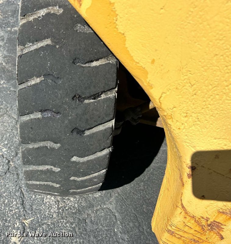 image for item EK3373 Clark forklift