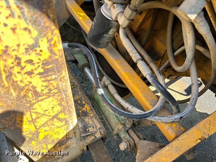 image for item EK3374 John Deere 480-BD forklift