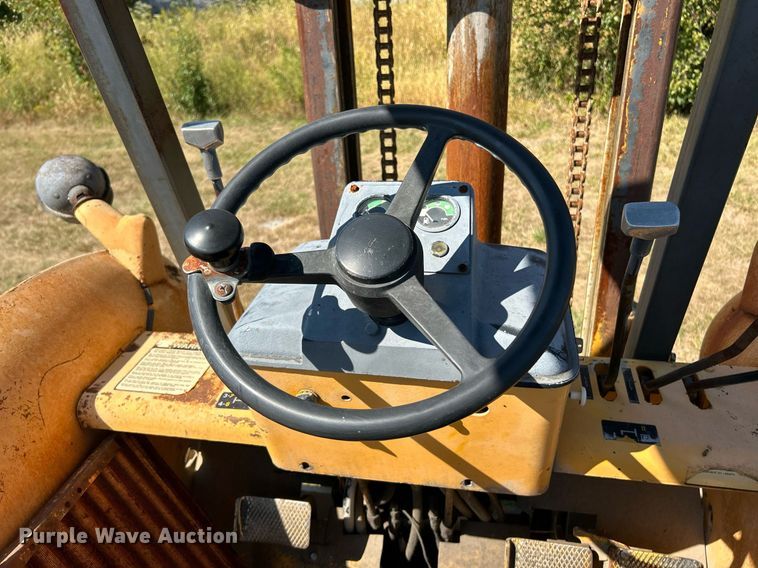 image for item EK3374 John Deere 480-BD forklift